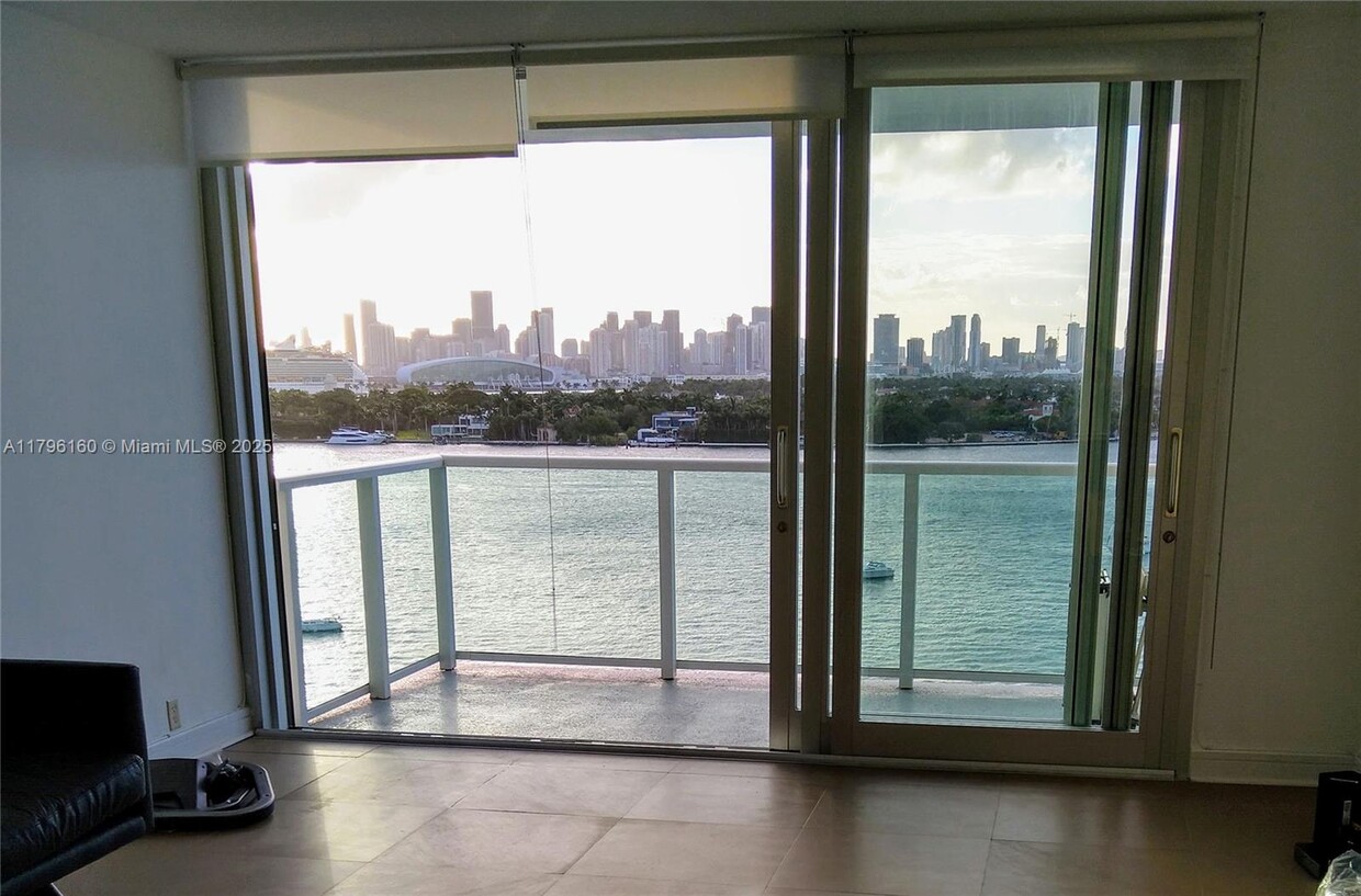 Foto principal - 1000 West Ave