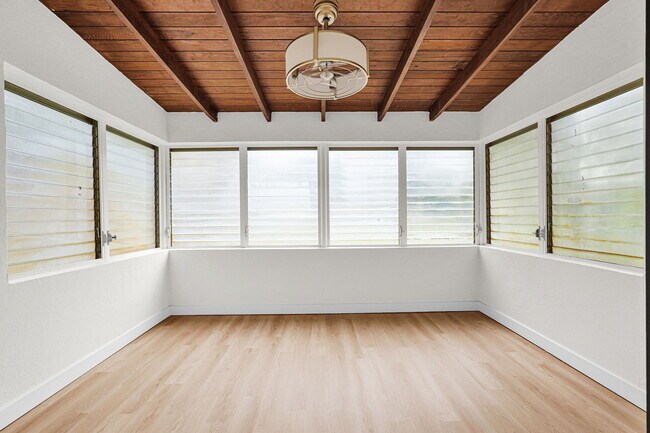 Building Photo - 751 NE 122nd St