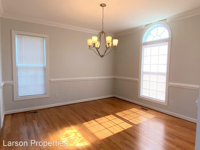 Building Photo - 4 br, 2.5 bath House - 1841 Dunbar Place