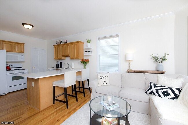 Building Photo - 46 Phoenix Ave