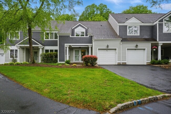 Foto del edificio - 99 Sleepy Hollow Rd