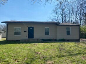 Building Photo - 1628 N Barnes Ave