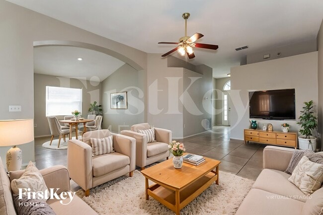 Building Photo - 1237 E Grove Ave