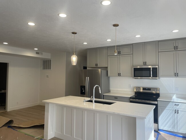 Building Photo - 222 W Golden Eagle Cir