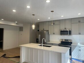 Building Photo - 222 W Golden Eagle Cir