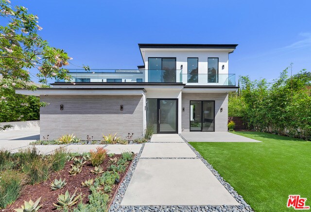 Building Photo - 15245 Greenleaf St