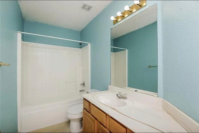 Foto del edificio - 10405 Holly Grove Dr