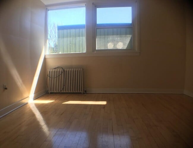 Building Photo - 222 Summit St