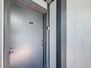 Building Photo - 3944 Atrium Dr