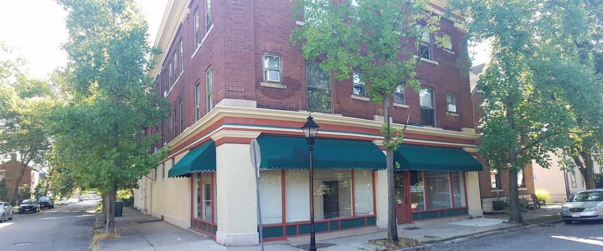 Building Photo - 408 E 6th St