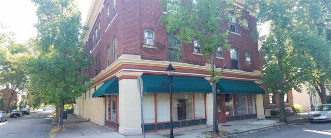 Foto del edificio - 408 E 6th St