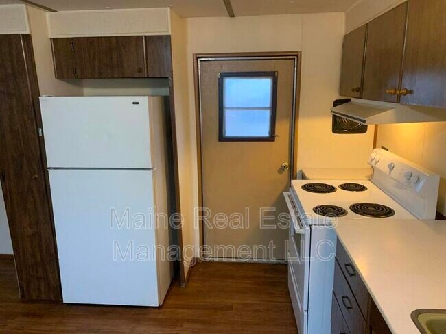 Foto del edificio - 12 Winchester Ave