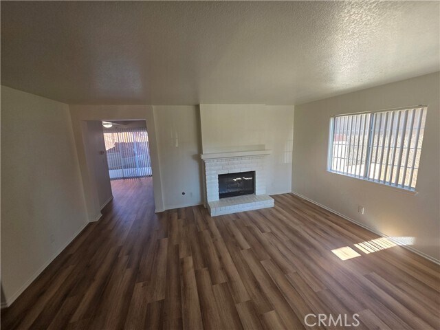 Foto del edificio - 7419 Butterfield Pl