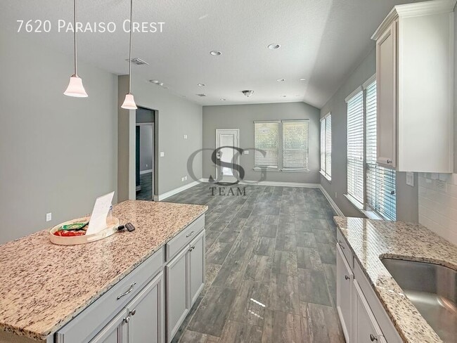 Building Photo - 7620 Paraiso Crest