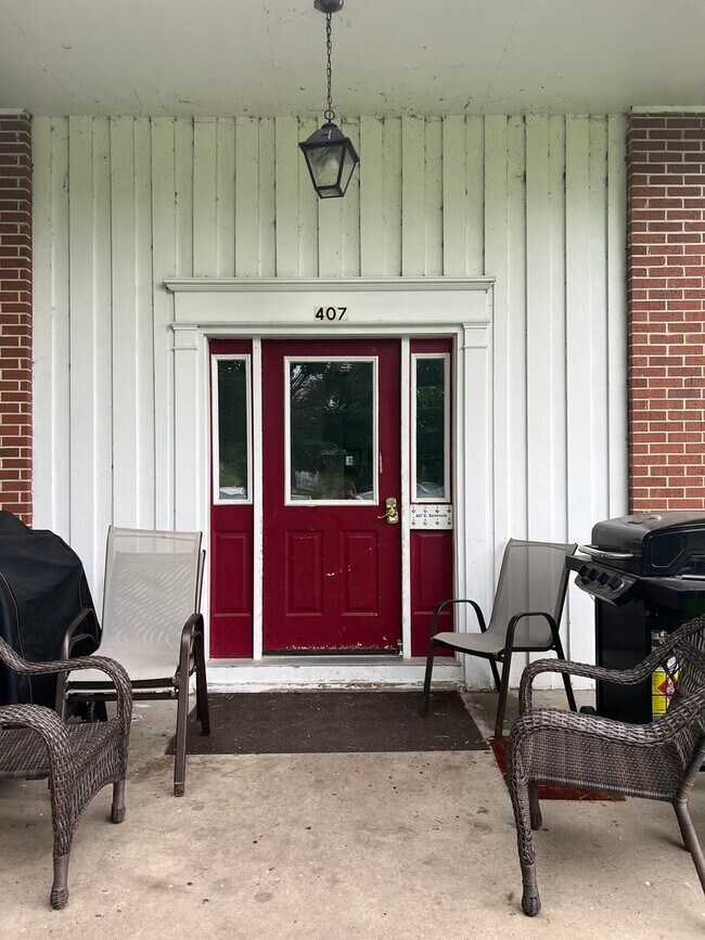 407 E Seminole St Unit 8, Dwight, IL 60420 Condo for Rent in Dwight, IL