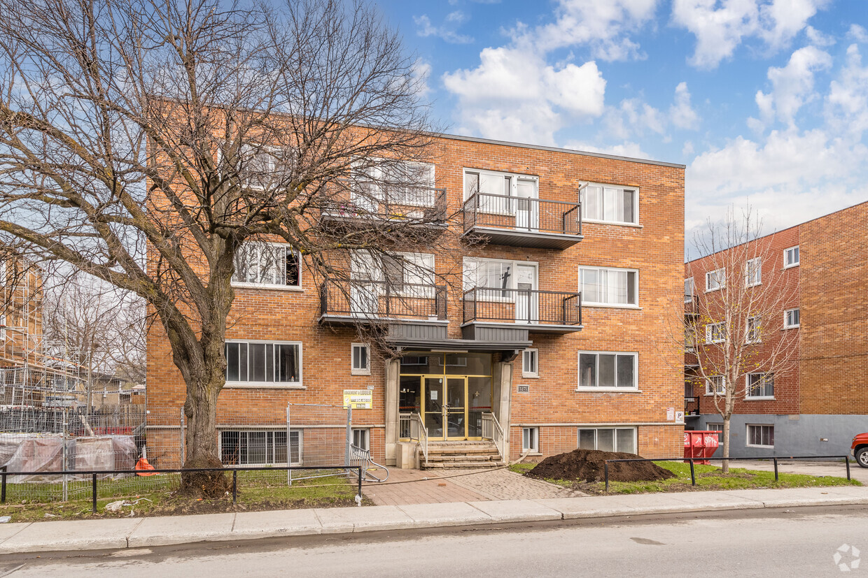 Photo du bâtiment - 5275 Rue Dudemaine
