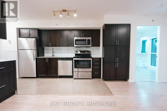Building Photo - 830-830 Lawrence Ave W