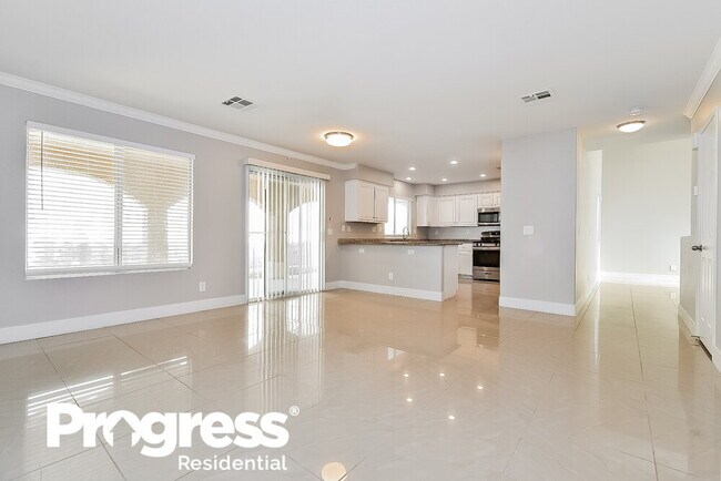 Building Photo - 3605 Mountain Crest St