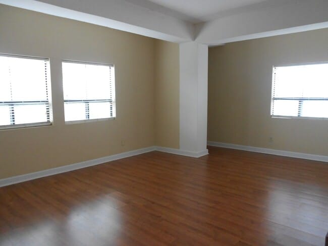Photo - Cozy 2 Bedroom Apartment - Walk to UGA Cam...