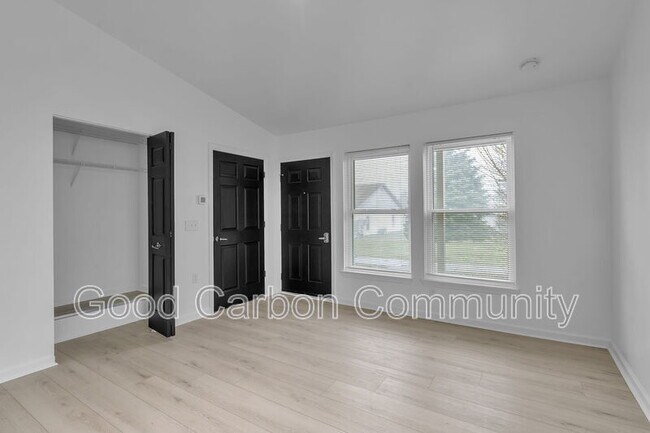 Foto del edificio - 7008 Erie Rd