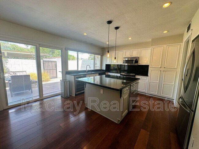 Building Photo - 4026 N Granite Reef Rd