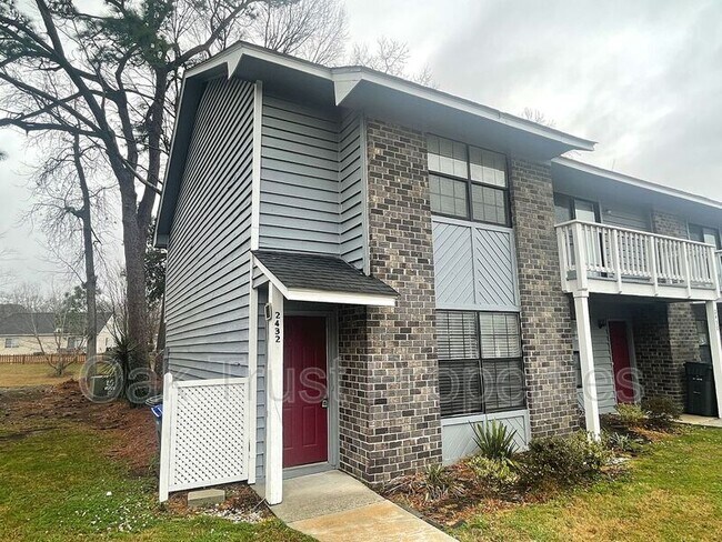 Foto del edificio - 2432 Woodstock Ave