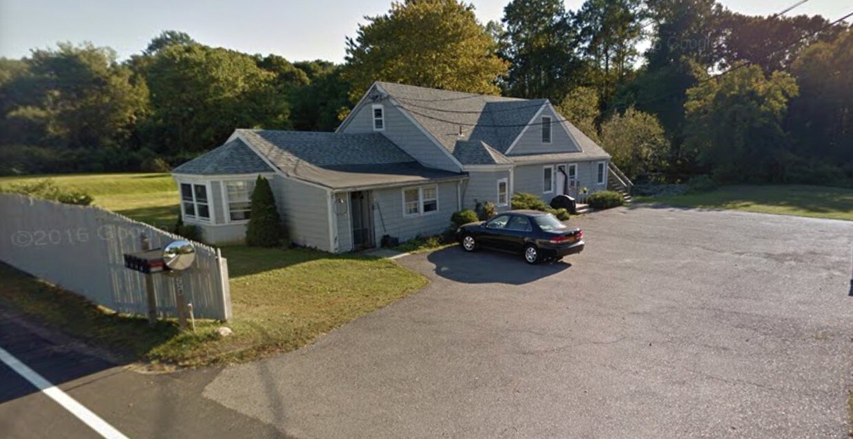 Primary Photo - 228 Smith Ridge Rd