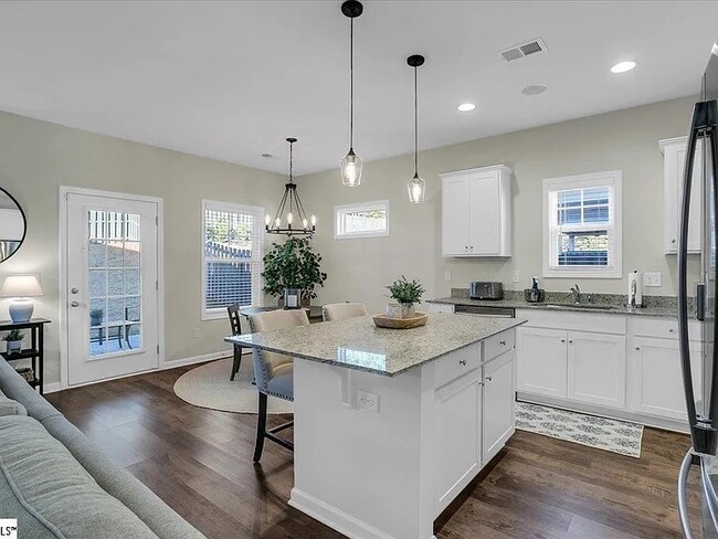 Foto del edificio - 140 Highland Park Ct