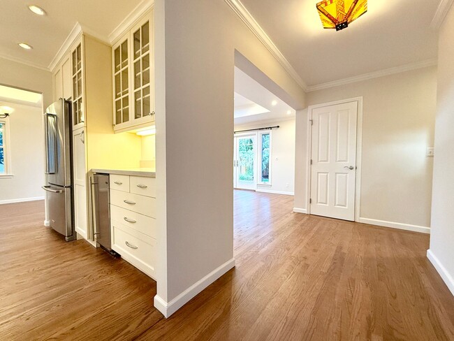 Foto del edificio - Beautifully Renovated Silicon Valley Home ...