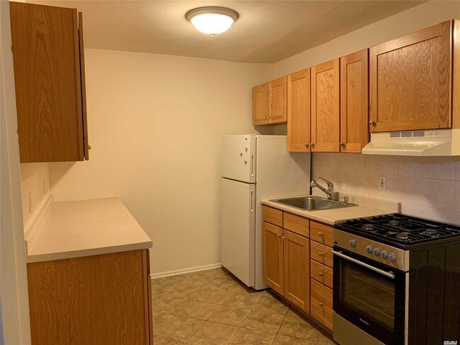 Foto del edificio - 94-21 58th Ave