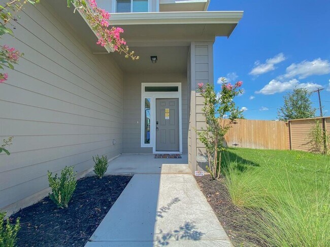 Building Photo - Beautiful 3 BR / 2.5 BA Home for Rent in Manor