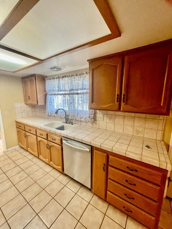 Foto del edificio - Coming Soon !!! Pet friendly house in Orcutt