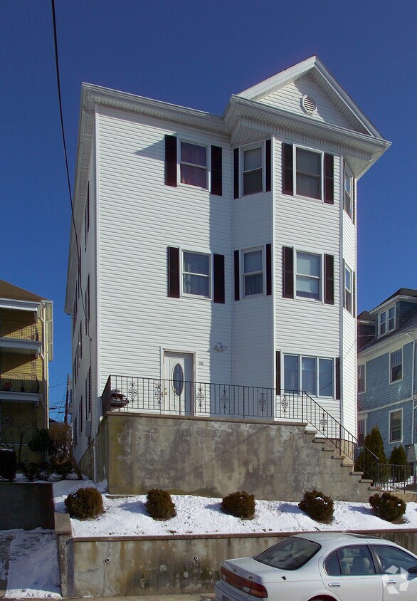 Building Photo - 396-400 Ridge St
