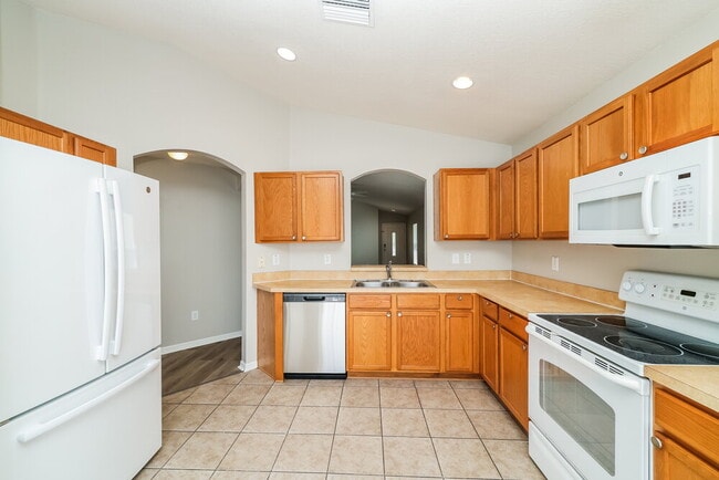 Building Photo - 12749 Evington Point Dr