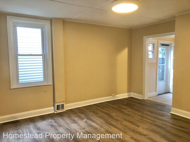 Building Photo - 3 br, 1 bath House - 26 N Diamond St
