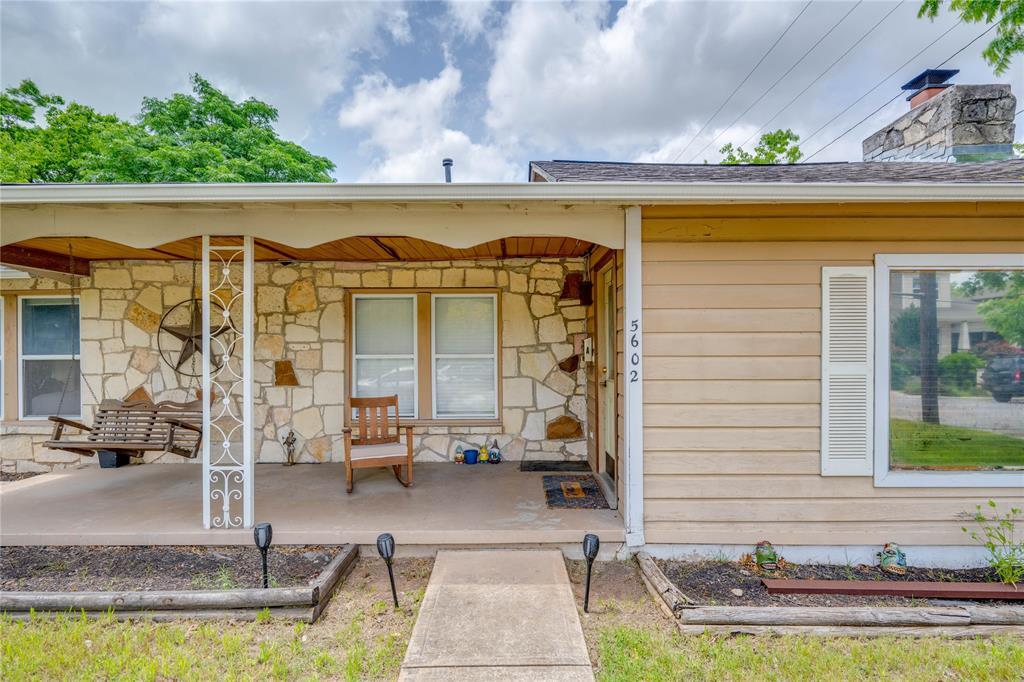 Foto principal - 5602 Roosevelt Ave