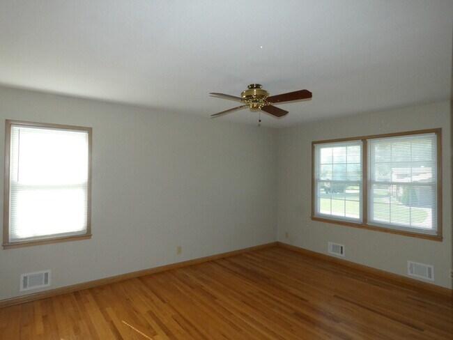 Foto del edificio - 1608 NE 65th St