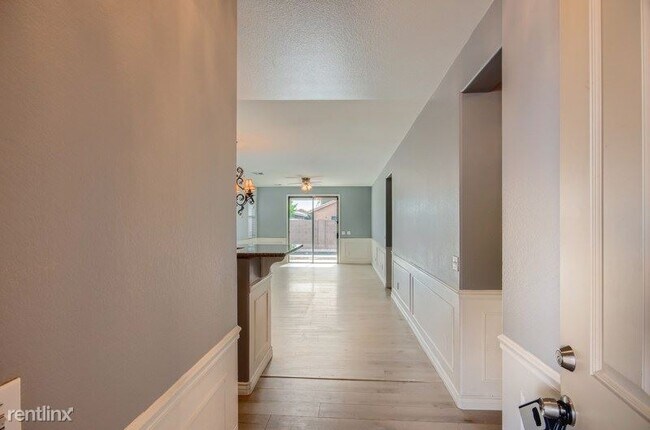 Building Photo - 4 br, 2 bath House - 36597 W Mallorca Aven...