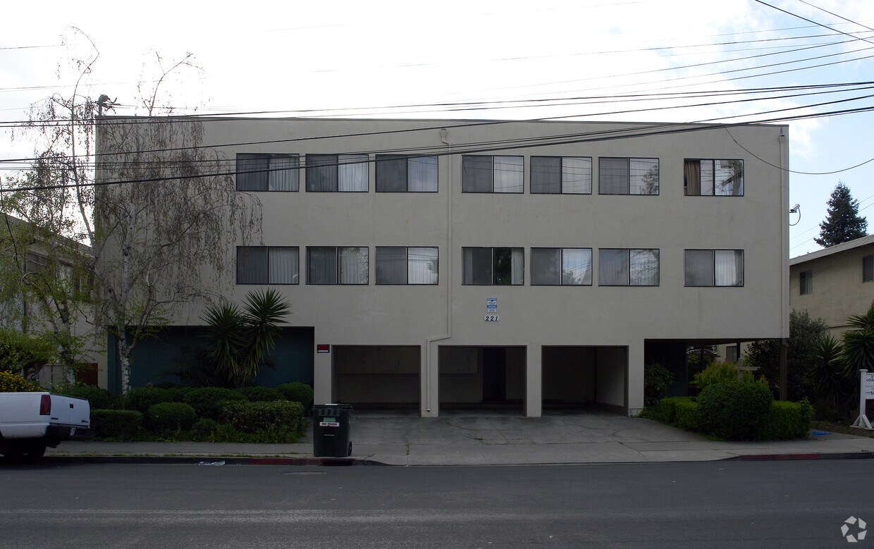 Foto del edificio - 221 Harrison Ave