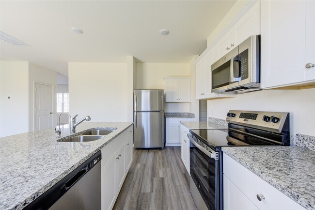 Building Photo - 5811 Lilac Cv Ct