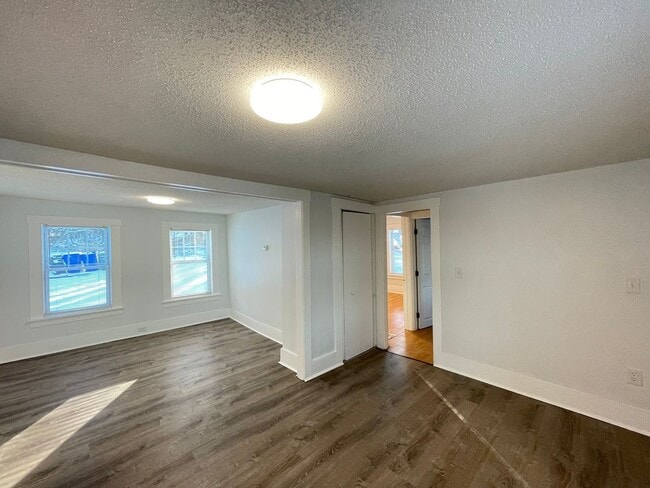 Foto del edificio - 24 Grandview Rd