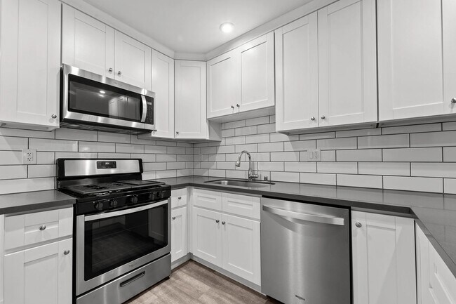 Foto del edificio - 1240 W 29th St