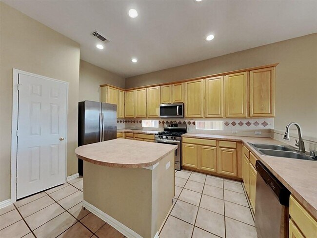Building Photo - 18123 Ivory Crossing Ln