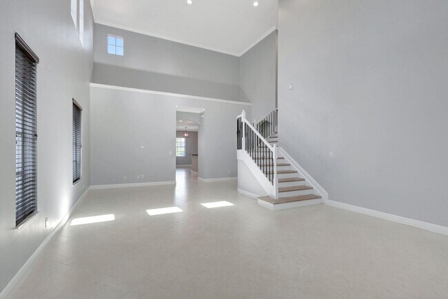 Building Photo - 713 Bocce Ct