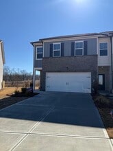 Building Photo - 5024 Highwood