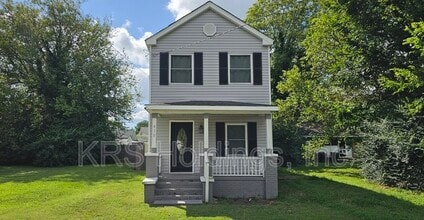 Building Photo - 410 Oak St