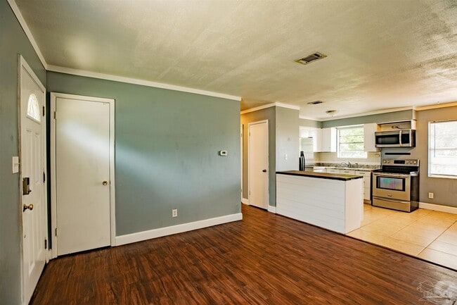 Building Photo - 4381 Bixby Cir