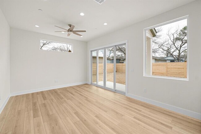 Foto del edificio - 6107 Richardson Ln