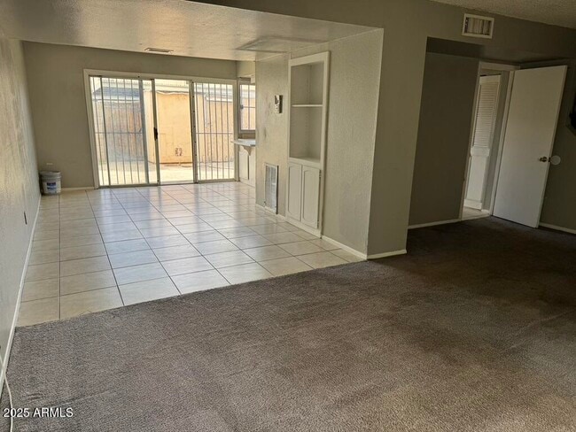 Building Photo - 5710 N 43rd Ln