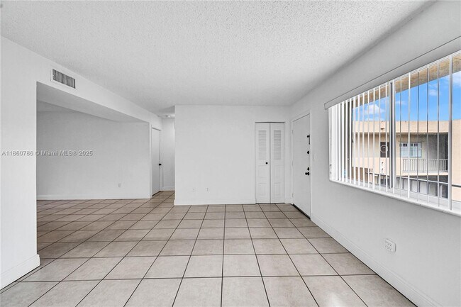 Foto del edificio - 8401 SW 107th Ave